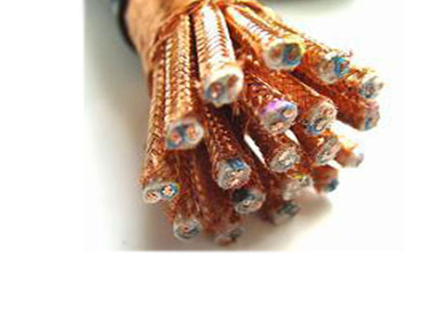 計(jì)算(suàn)機(jī)分(fēn)屏+總屏電(diàn)纜